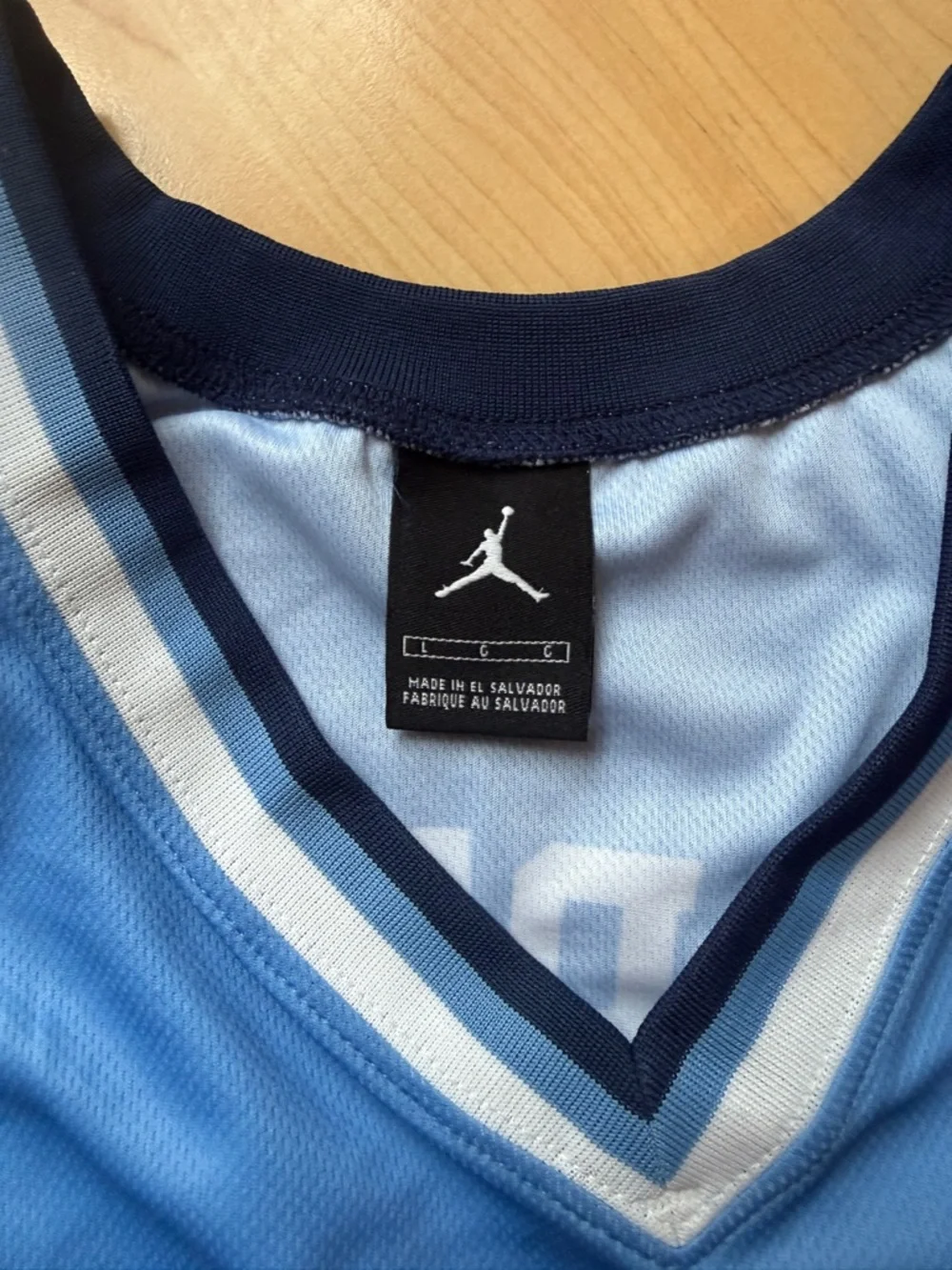 Jordan Brand North Carolina #15 VINCE CARTER Jersey - Picture 4 of 6